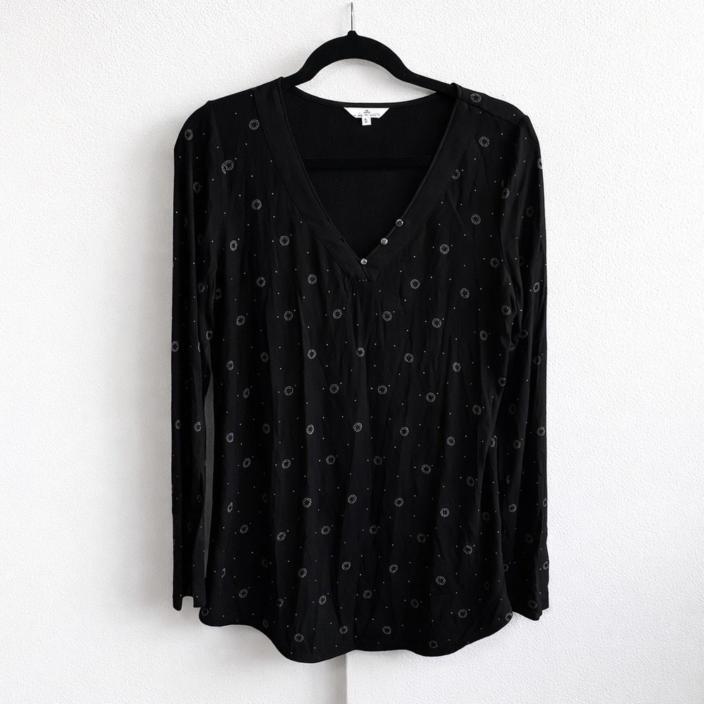 3/$25 Reitmans Gamber & Grace Chic Black Grey V-Neck Button Top | M